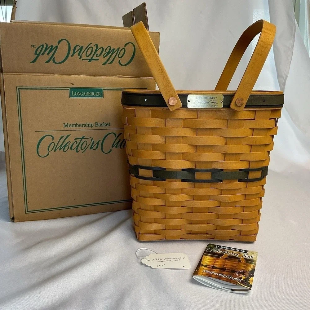 Longaberger 1995 Collectors Club Membership Basket w Box Signed USA
